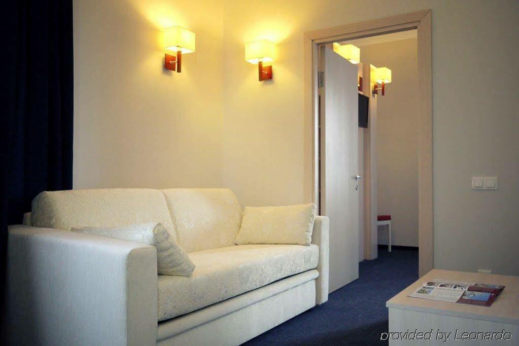 Optima Pochayiv Hotel โปชายิฟ ภายนอก รูปภาพ